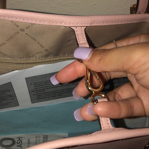 AUTHENTIC MICHAEL KORS PURSE - Picture 6 of 7